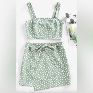 LIKE NEW WORN ONCE ZAFUL Speckled Smocked Belted Mini Skirt Set - Light Green